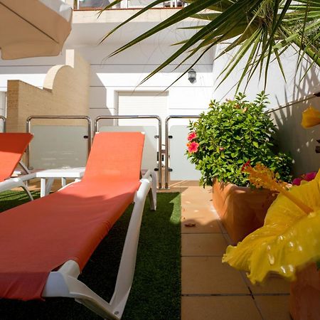 Hotel Apartamentos Loto Conil Conil De La Frontera Exterior photo